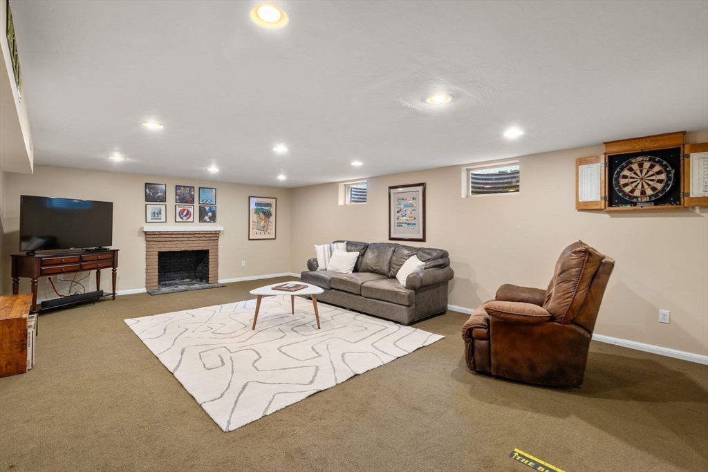 12 Pleasant St