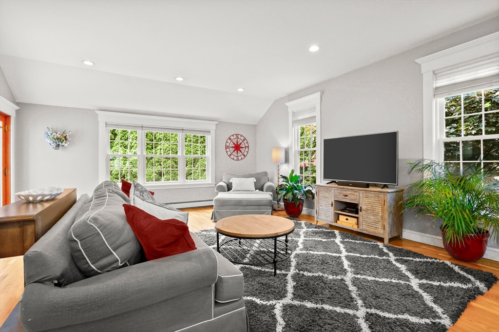 15 Frederick Dr