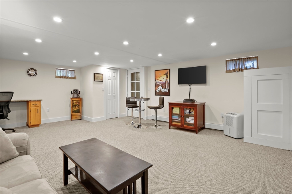 15 Frederick Dr