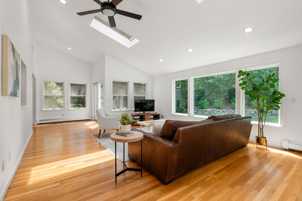 15 Saddle Ridge Rd