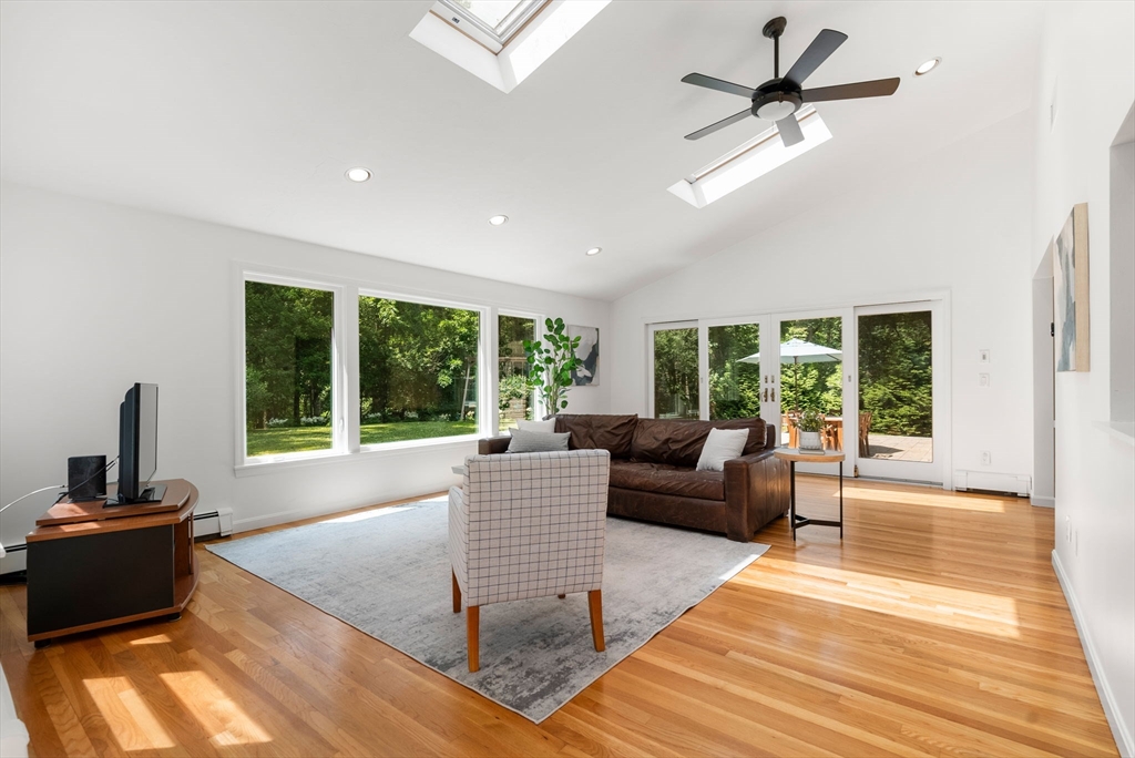 15 Saddle Ridge Rd