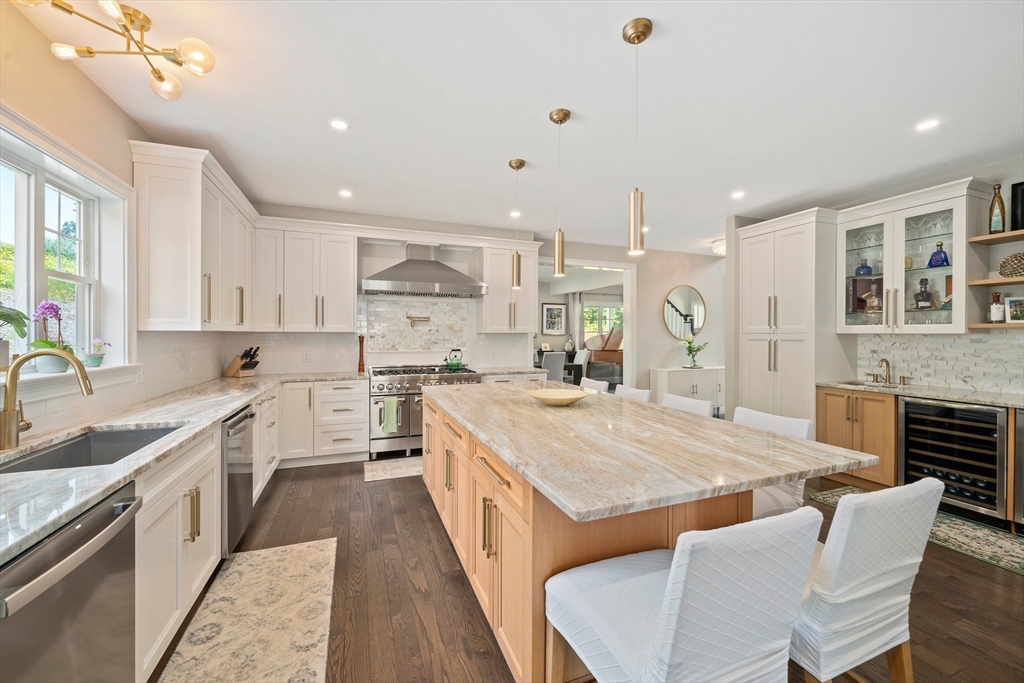 684 Holly Rd