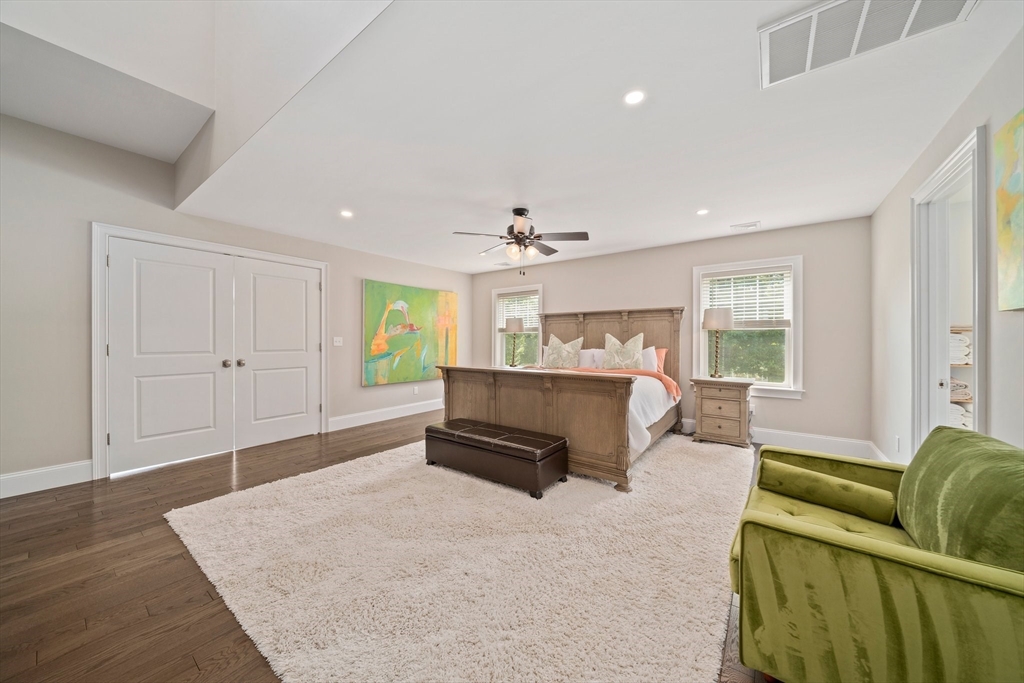 684 Holly Rd
