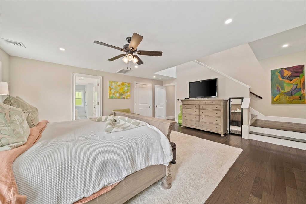 684 Holly Rd