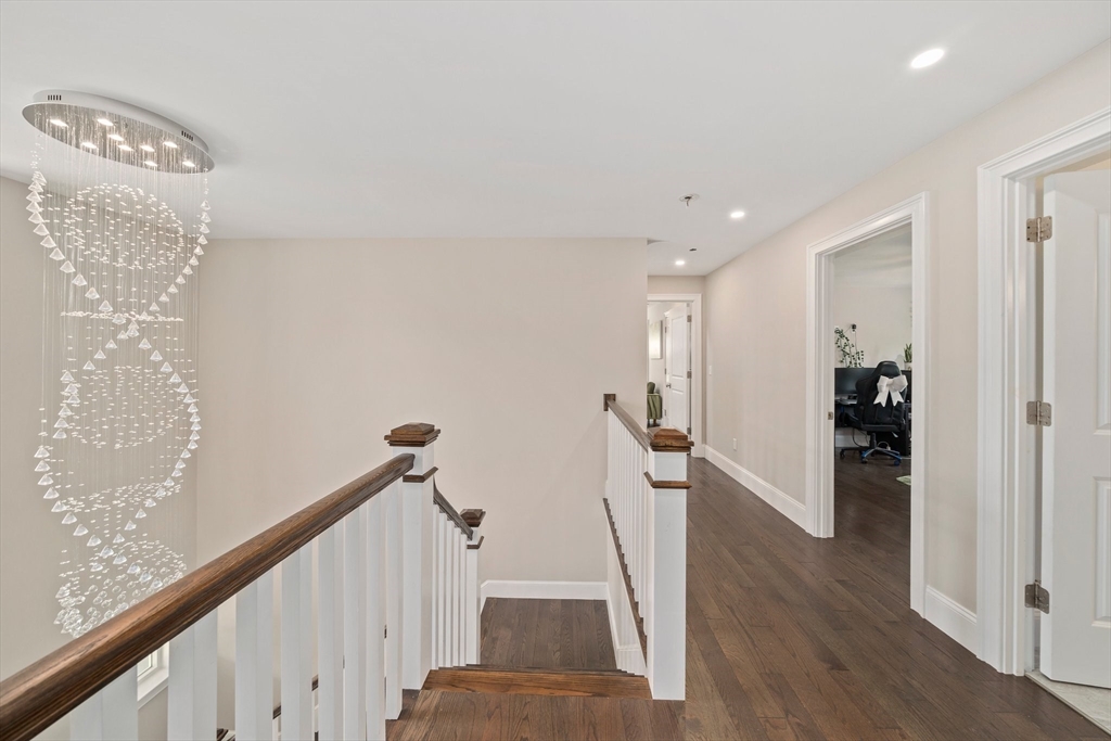 684 Holly Rd