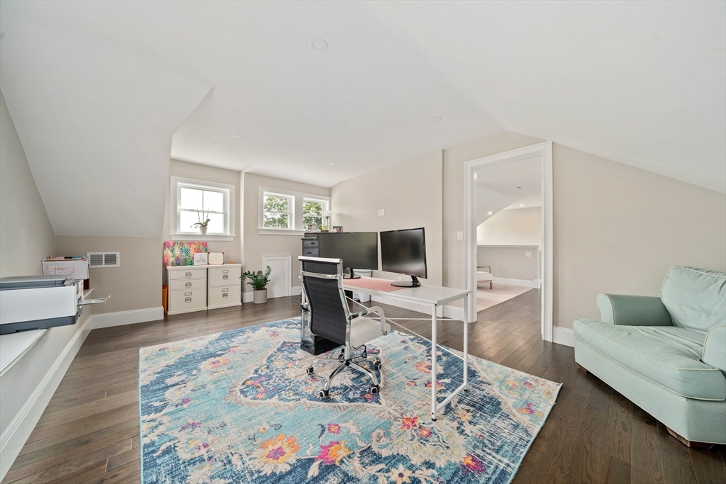 684 Holly Rd