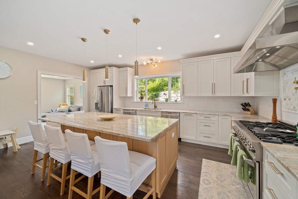 684 Holly Rd