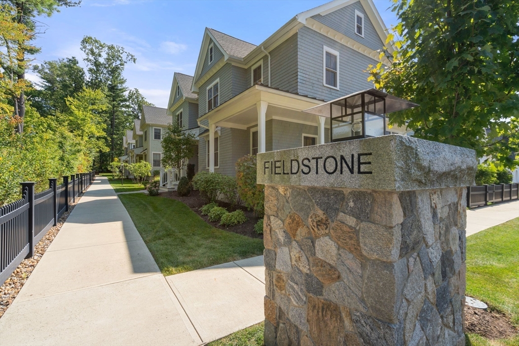 10 Fieldstone Way # 10