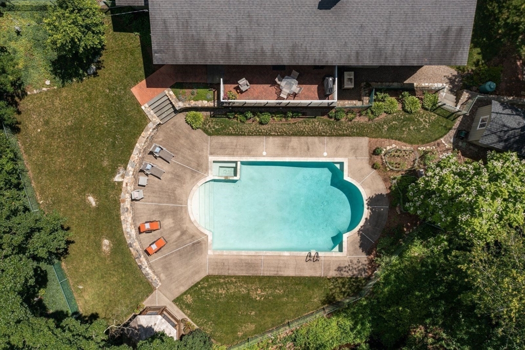 5 Greystone Rd
