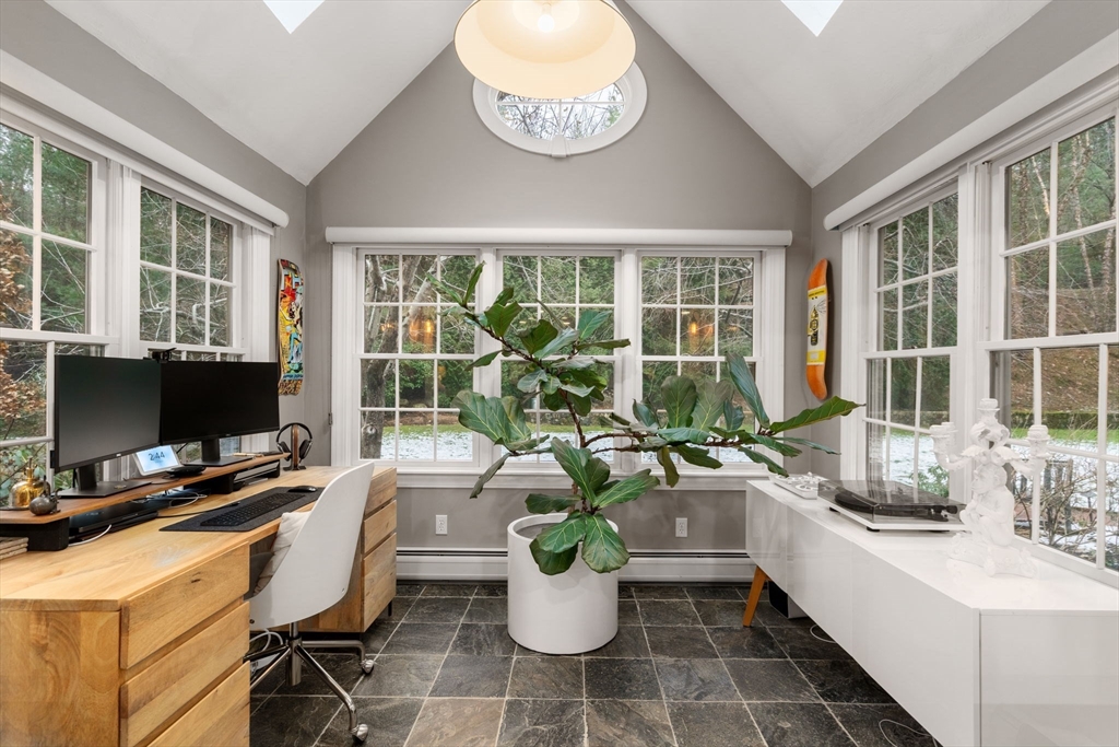 27 Cedar Hill Rd
