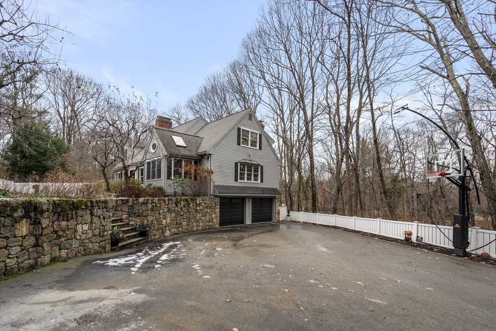 27 Cedar Hill Rd