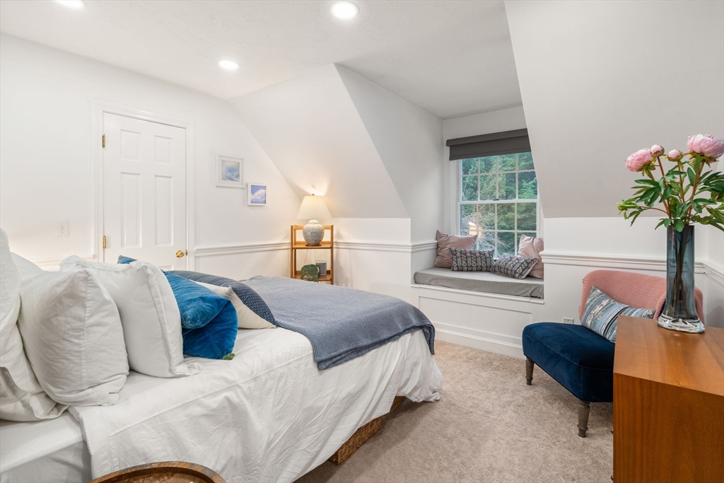 27 Cedar Hill Rd