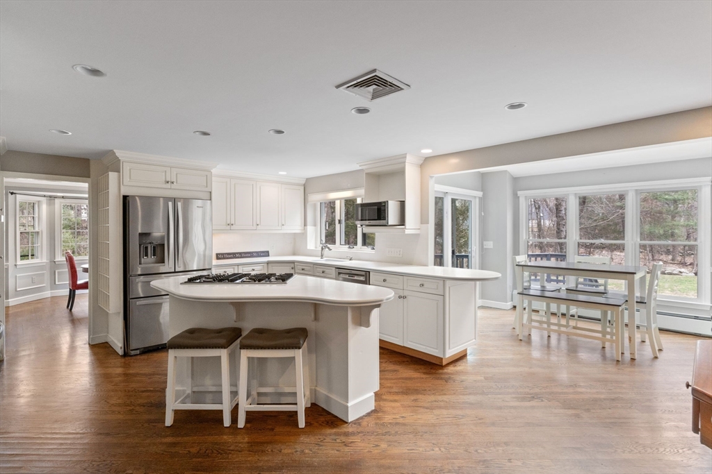 3 Surrey Ln