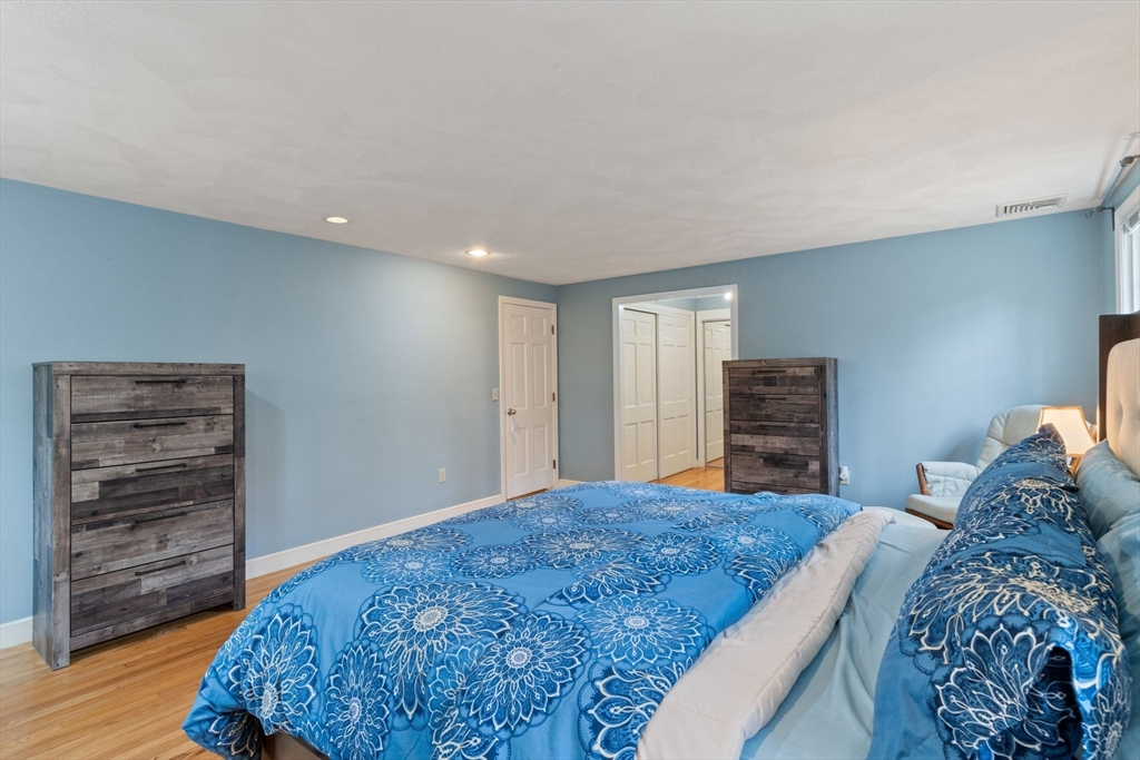 3 Surrey Ln