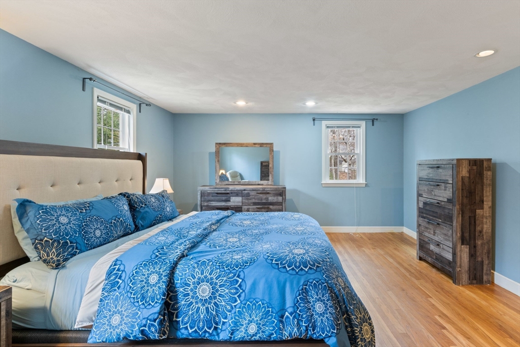 3 Surrey Ln