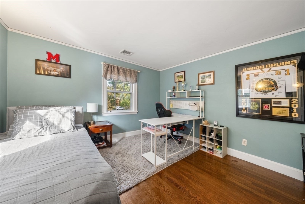 3 Burnham Rd