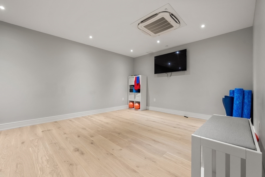 148 Weston Rd # 208