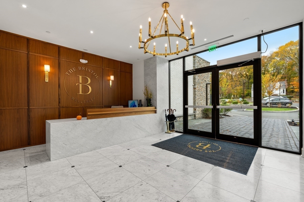 148 Weston Rd # 208