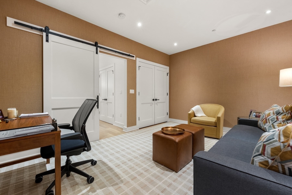 148 Weston Rd # 208