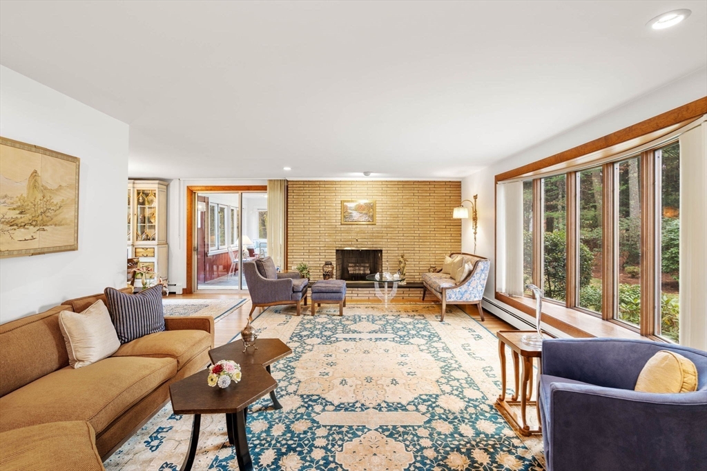 30 Richardson Dr