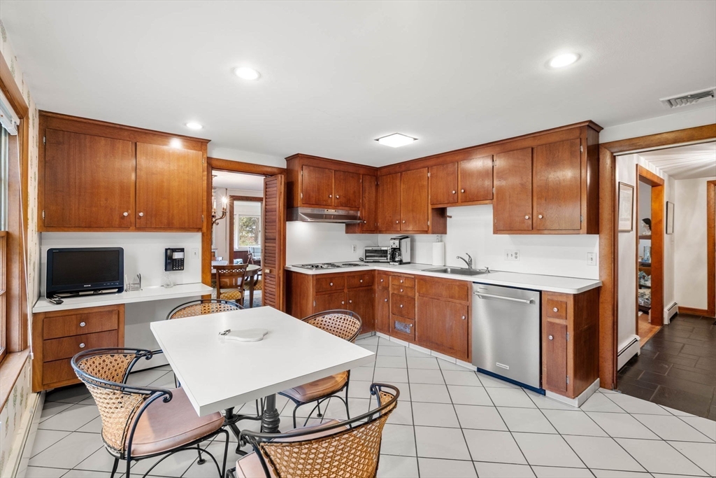30 Richardson Dr