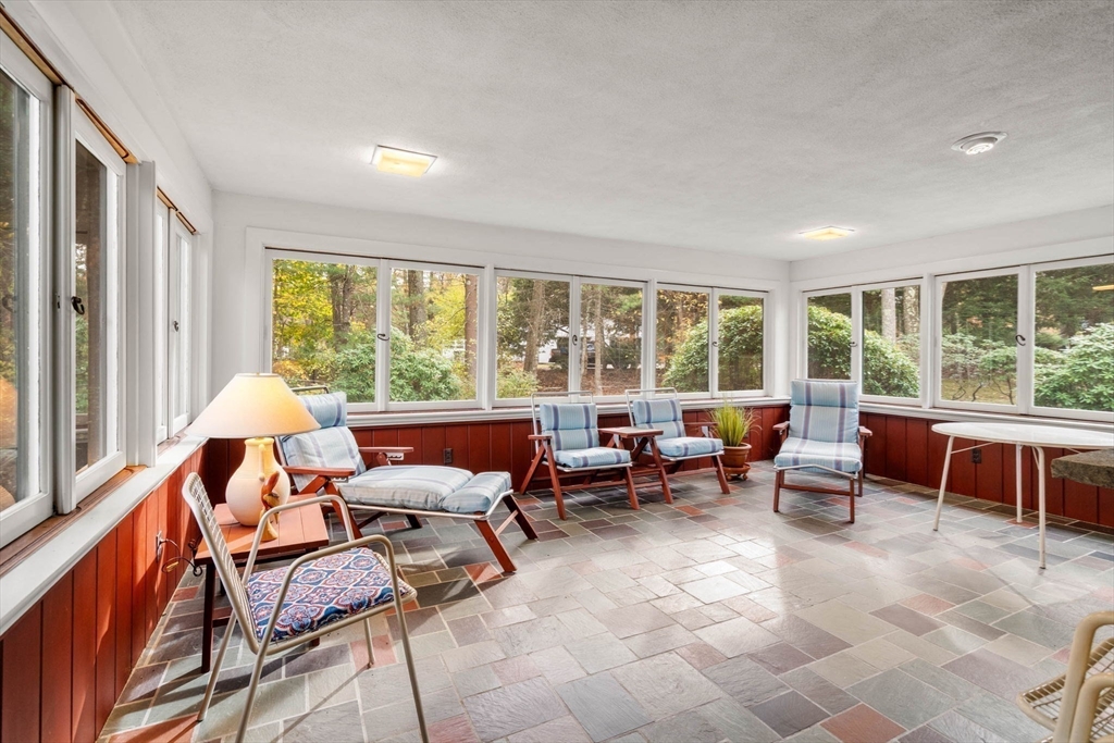 30 Richardson Dr
