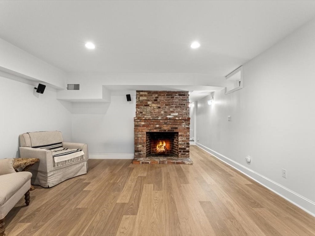 170 Benvenue St