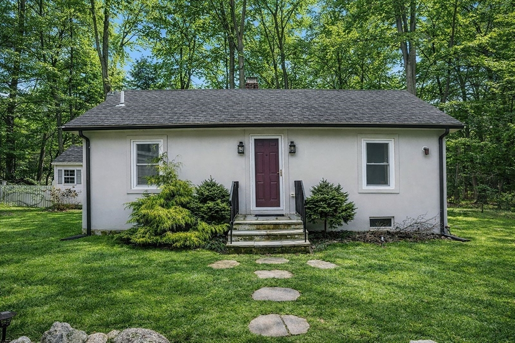 3 Riverside Dr
