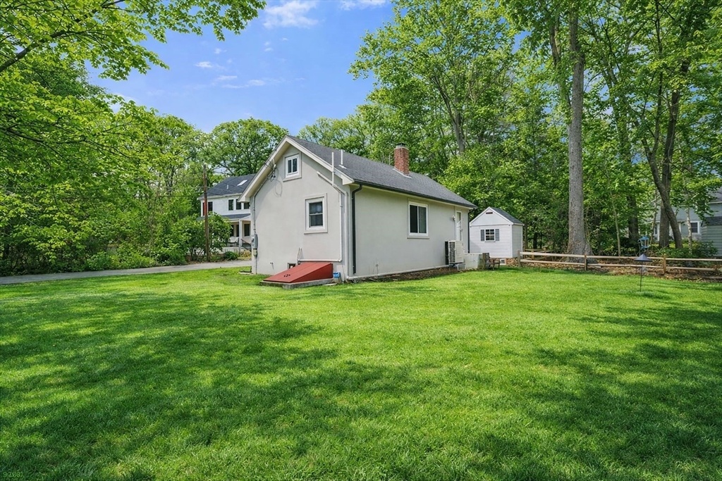 3 Riverside Dr