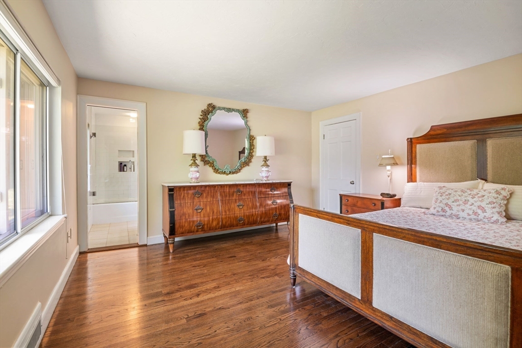 6 Wareland Rd