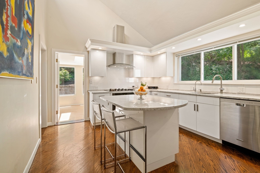 6 Wareland Rd