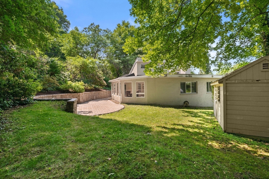 6 Wareland Rd