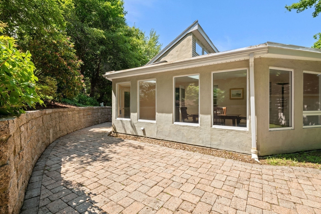 6 Wareland Rd