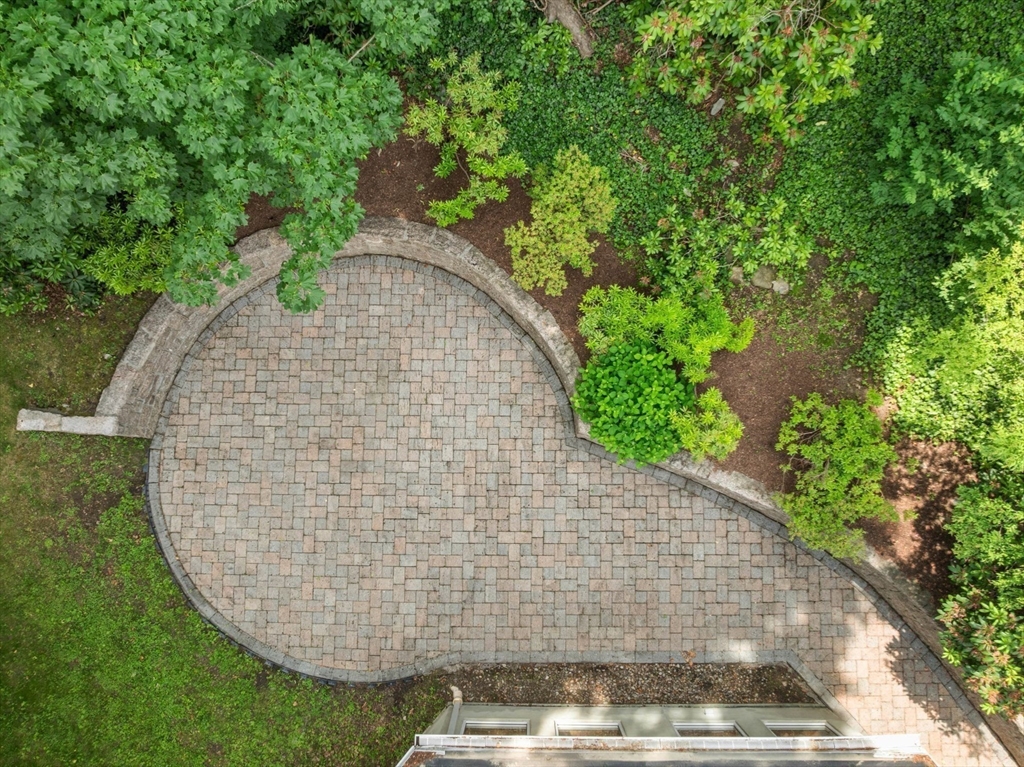 6 Wareland Rd