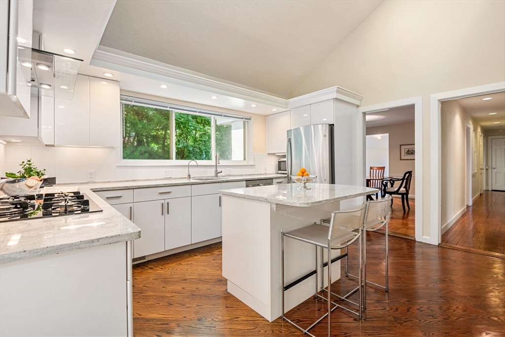 6 Wareland Rd