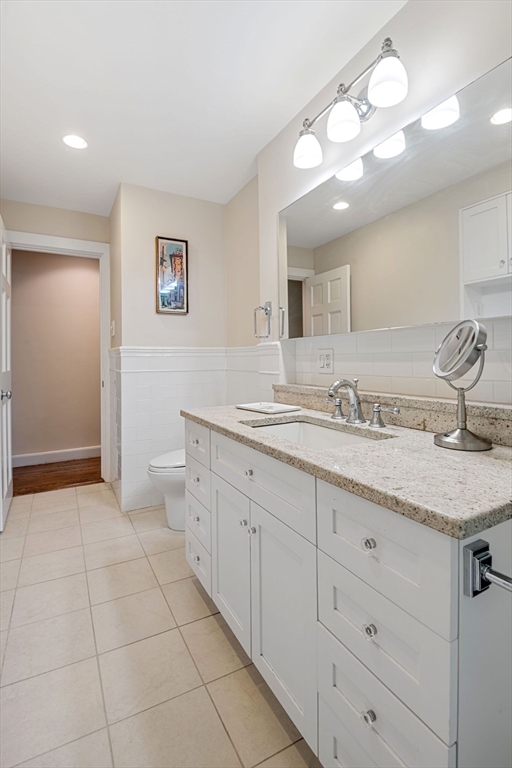 6 Wareland Rd