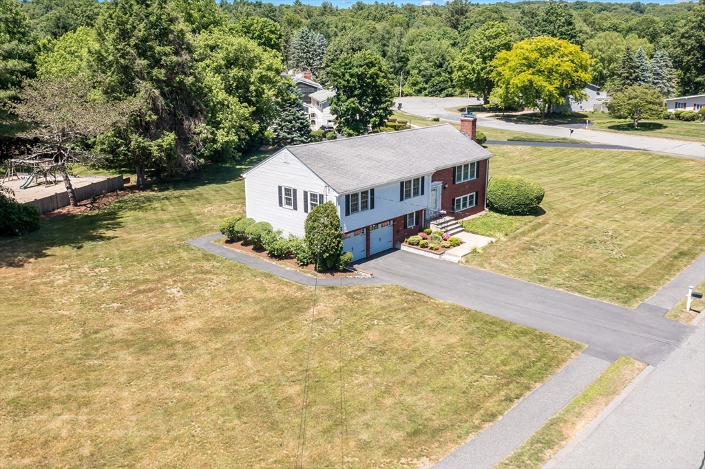 9 Riverbend Dr