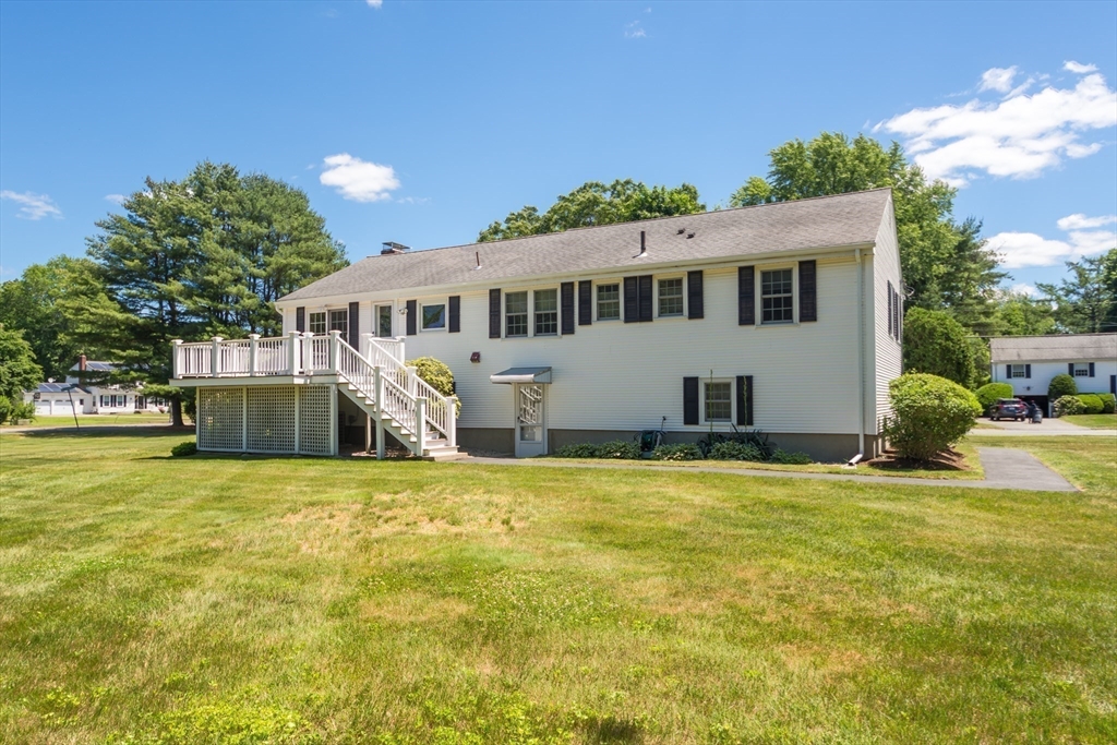 9 Riverbend Dr