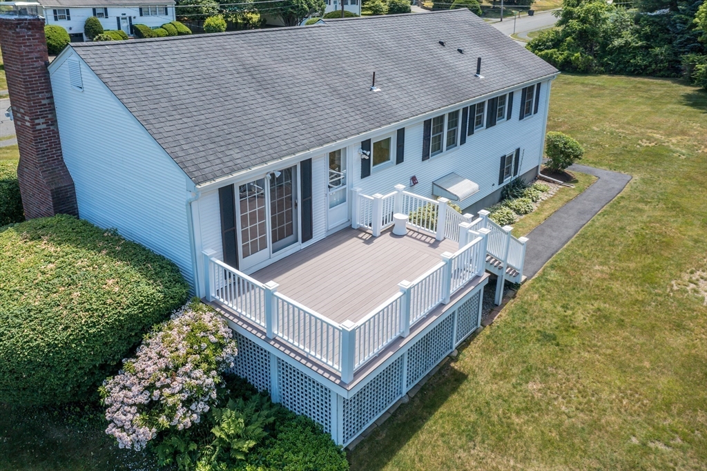 9 Riverbend Dr