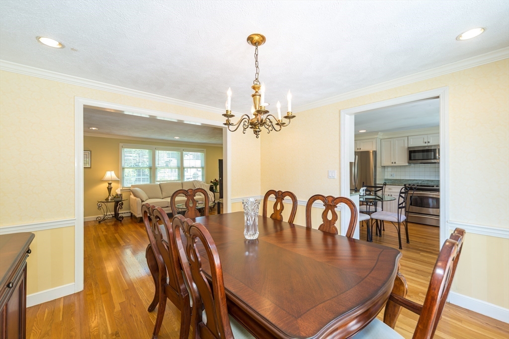 9 Riverbend Dr