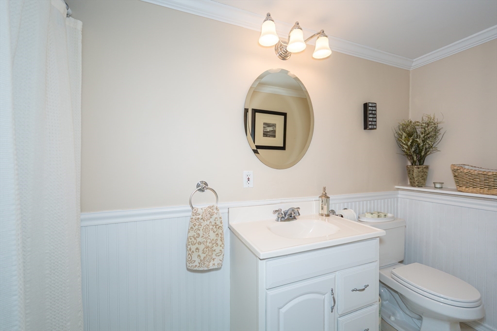 9 Riverbend Dr