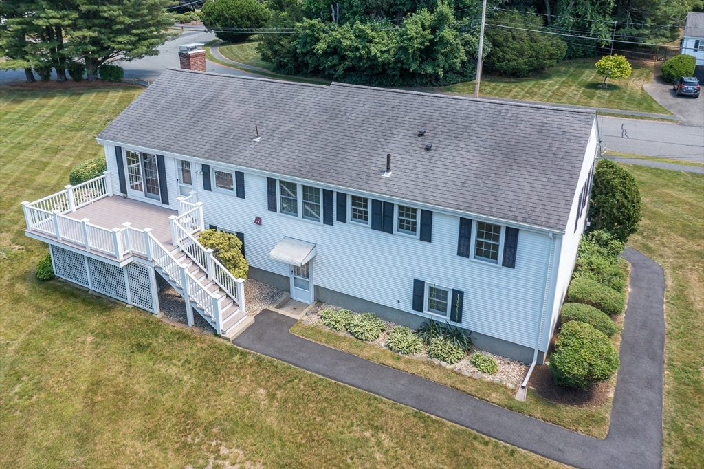9 Riverbend Dr