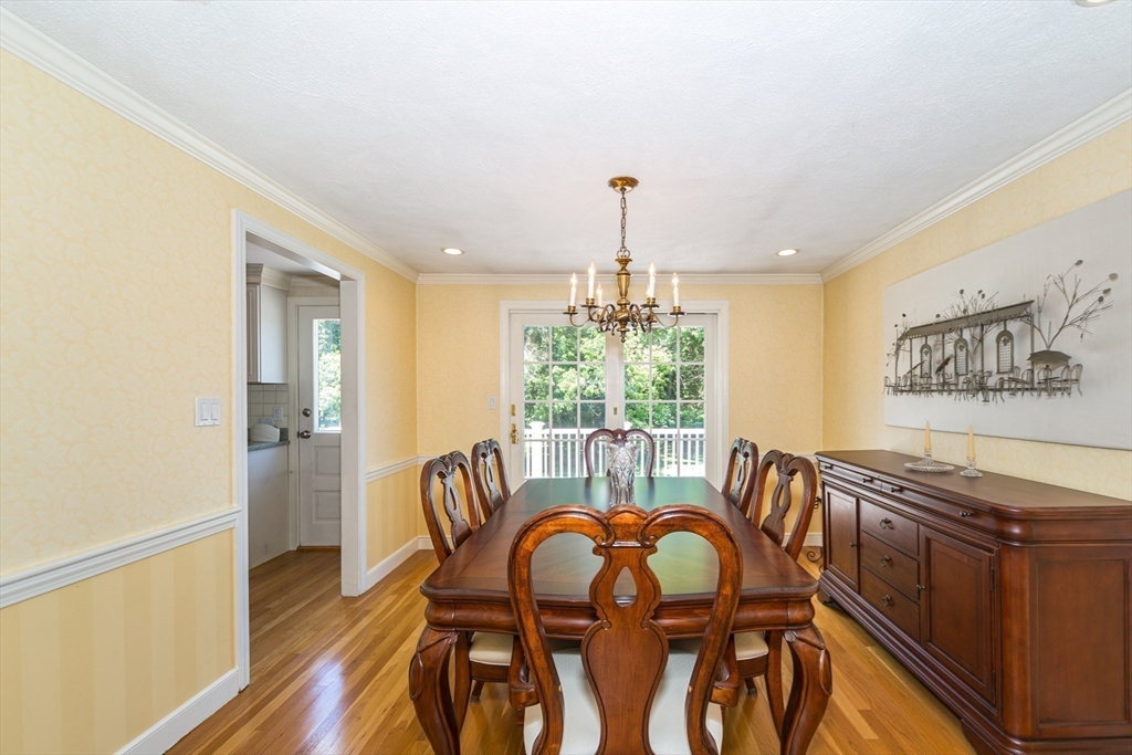 9 Riverbend Dr