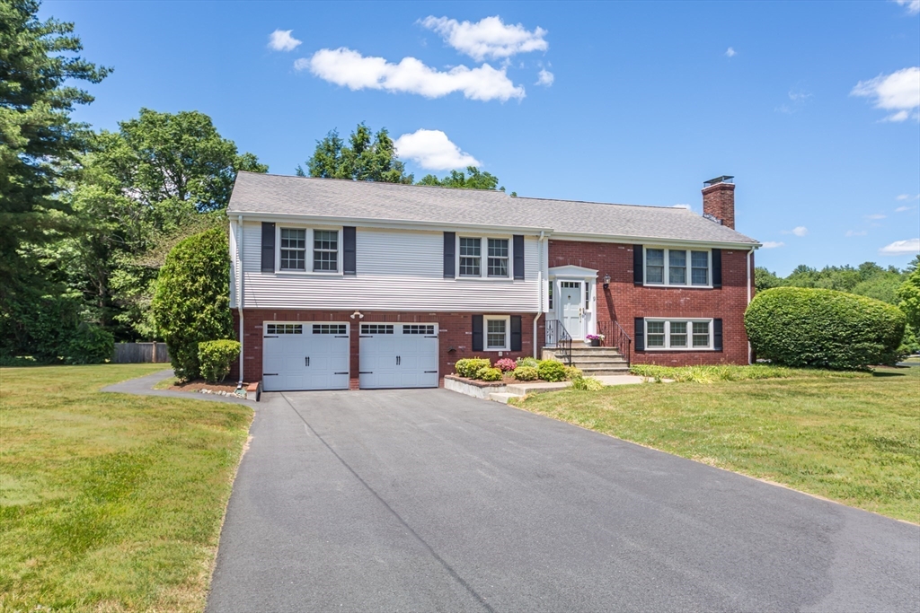9 Riverbend Dr