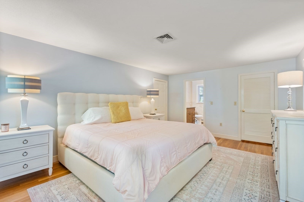 30 Stanhope Dr