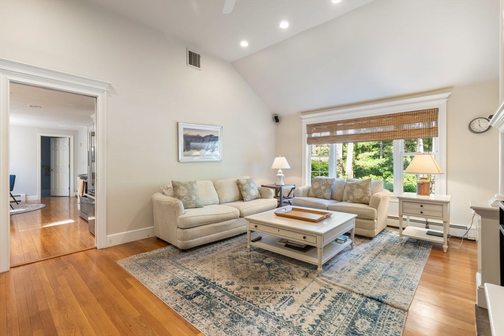 30 Stanhope Dr