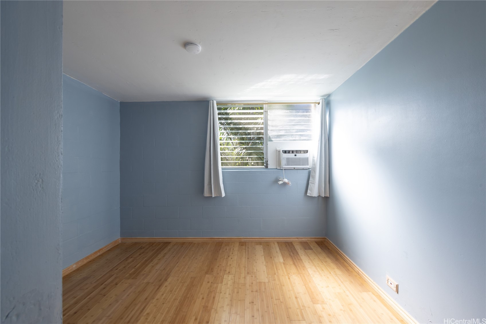 1914 University Avenue 305