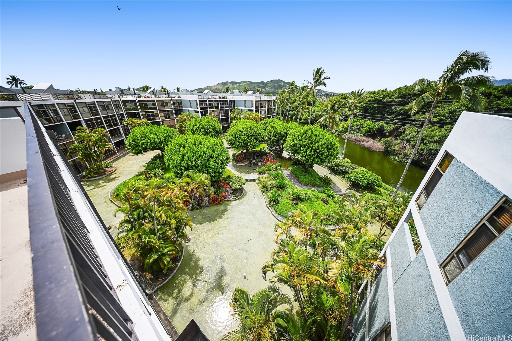 1030 Aoloa Place 2/302B