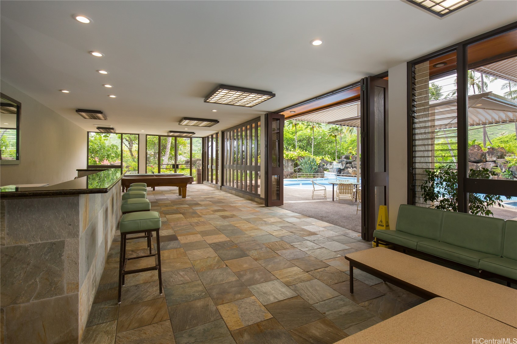 521 Hahaione Street 2/12H