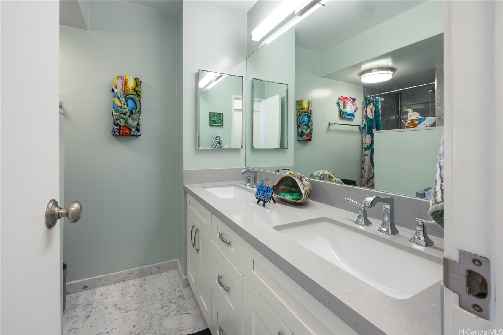 521 Hahaione Street 2/12H